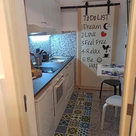 Con Cortile A 30 Mt. Dal Mare バーリ