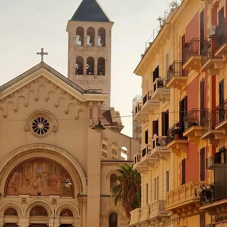 Con Cortile A 30 Mt. Dal Mare *