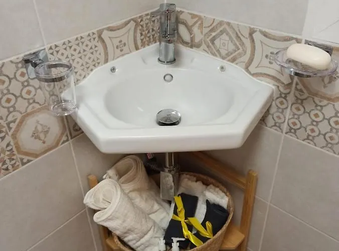 Con Cortile A 30 Mt. Dal Mare *