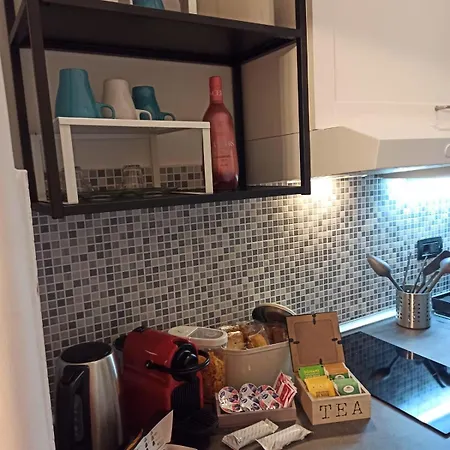 Con Cortile A 30 Mt. Dal Mare Apartman *